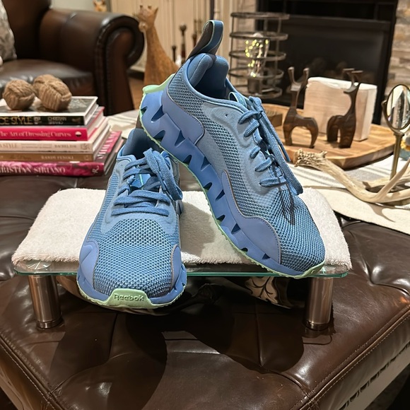 Reebok Women’s Zig Dynamica Adventure Sneaker, Blue/Mint. Size 10 - Picture 1 of 16